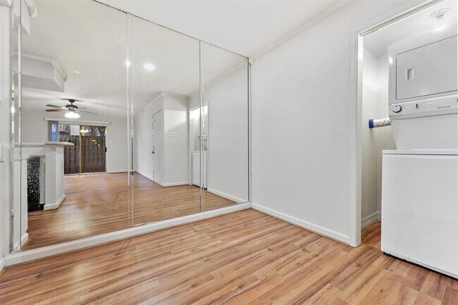 Foto del edificio - 12905 Woodforest Blvd