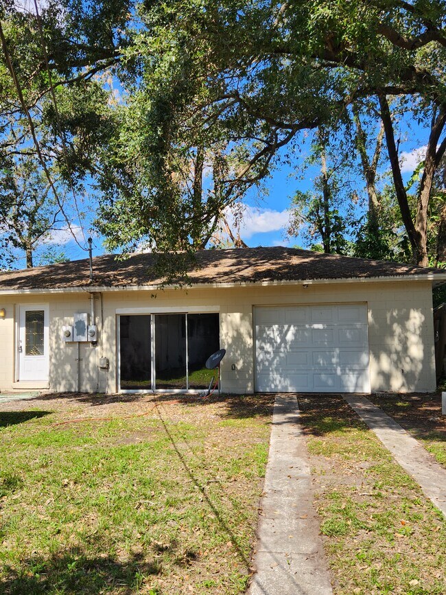 Front - 7911 Napoleon St