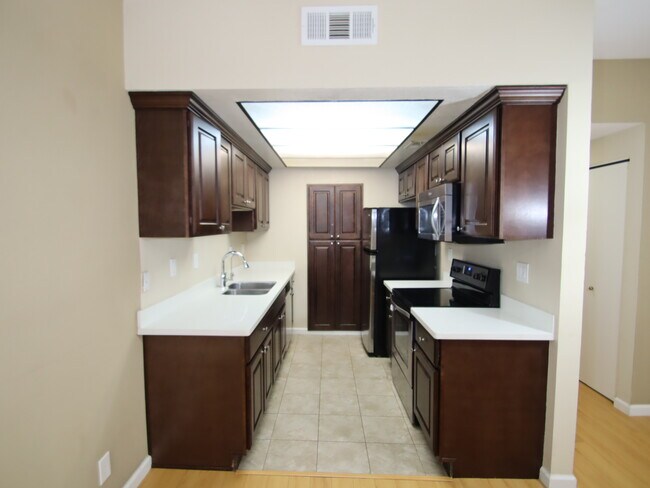 Building Photo - 1777 Braddock Ct