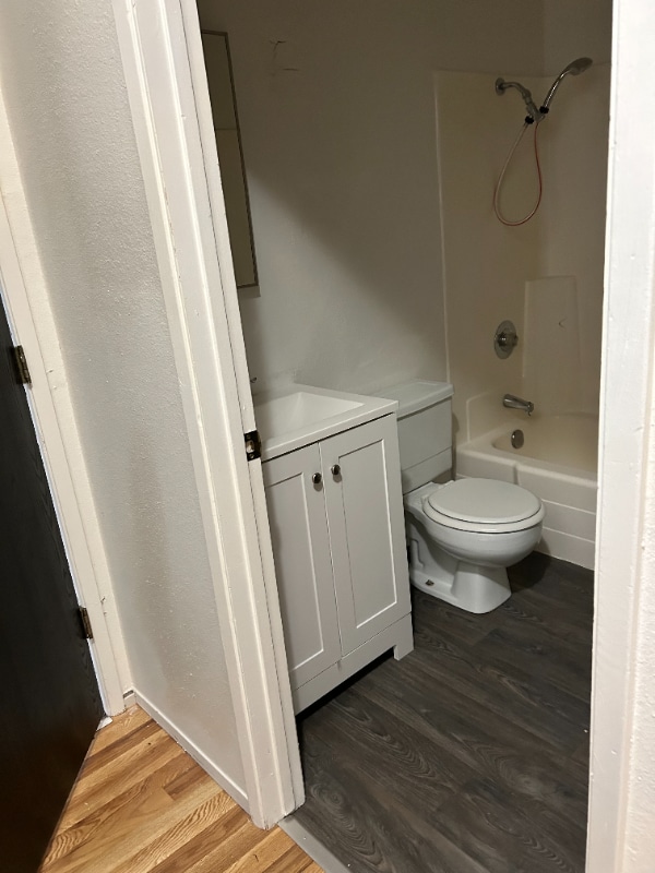 1167 Magnolia Ave Unit A, Redding, CA 96001 Room for Rent in Redding