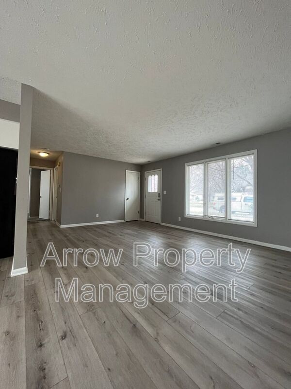 Foto del edificio - 4441 N 67th St