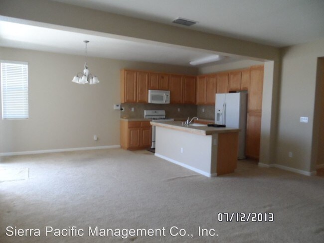 Building Photo - 828 White Oak Dr