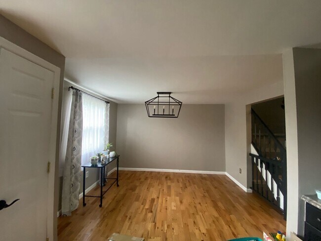 Foto del edificio - Spotless 3Bedroom Townhome in Abingdon