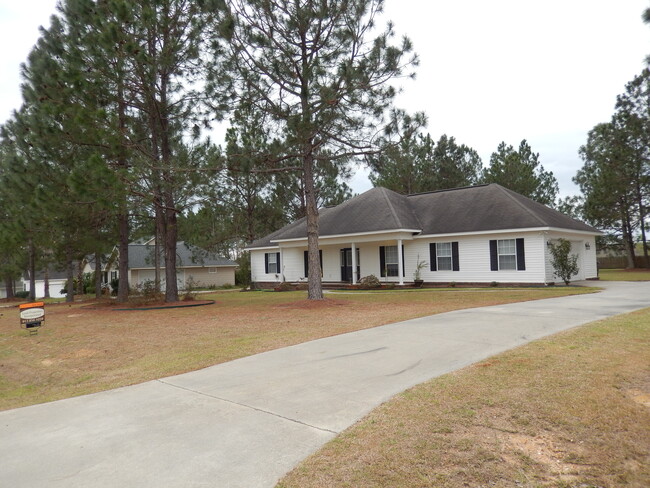 Front Yard of House - 1906 Parker Rd