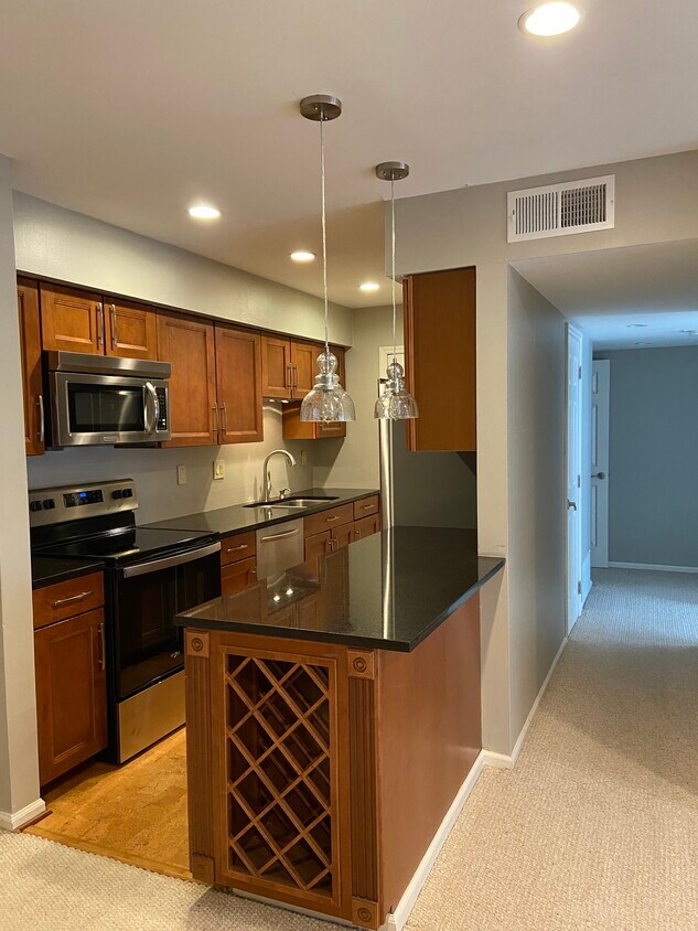 1100 Chatham Park Dr Unit F, Pittsburgh, PA 15216 Condo for Rent in