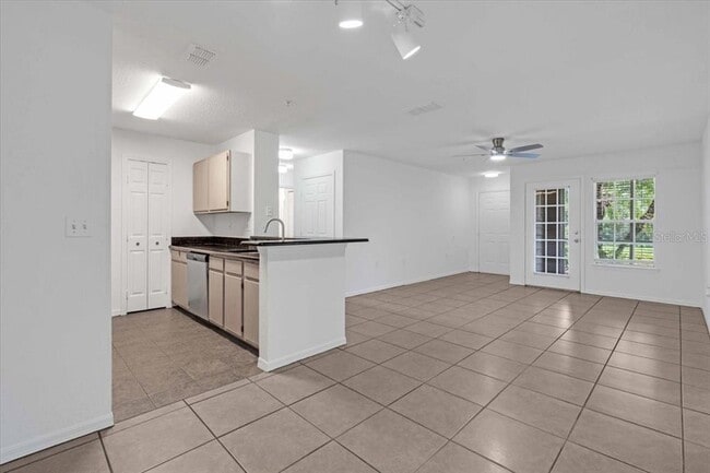 Building Photo - 7417 Vista Way