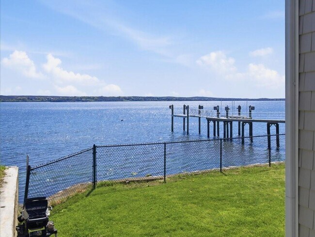 Foto del edificio - 38 Aquidneck Ave