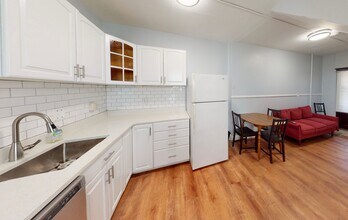 Building Photo - 56 Hillside Pl