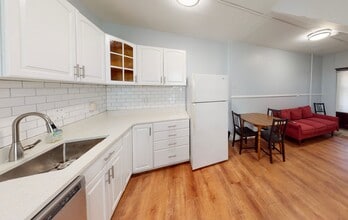 Building Photo - 56 Hillside Pl