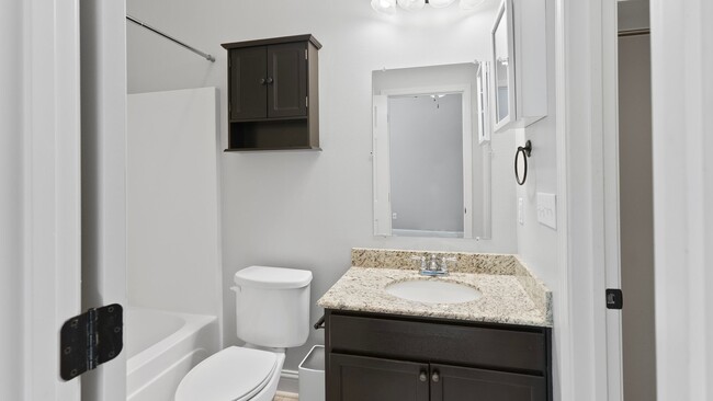 Building Photo - Charming 2BR/2BA Home in Gated Community N...
