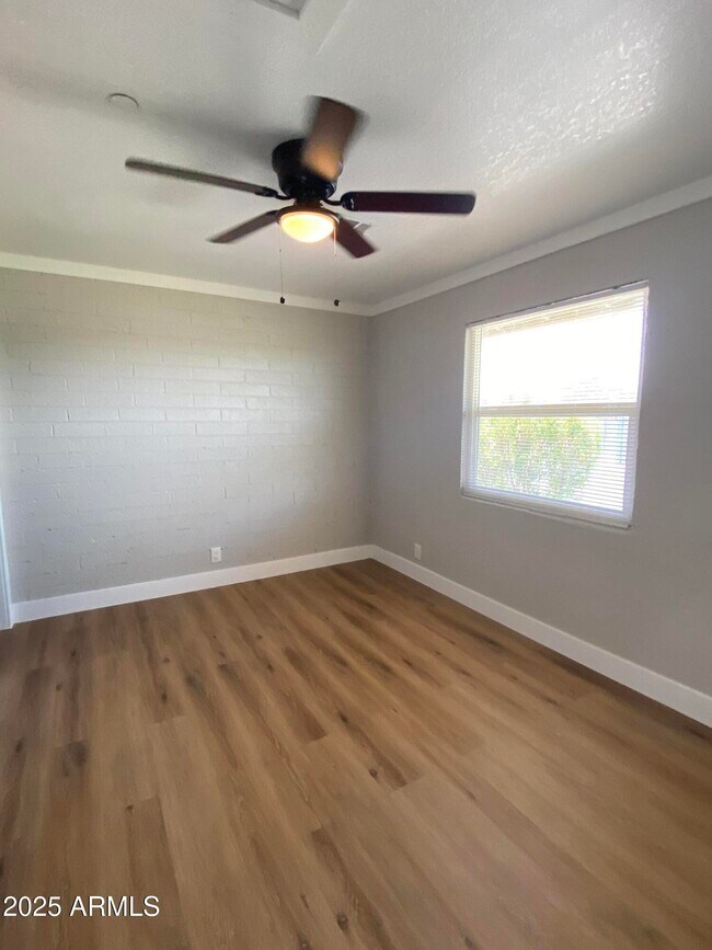Foto del edificio - 1595 W Mountain View Rd