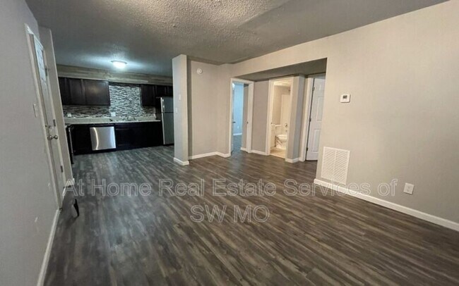 Foto del edificio - 712 E Sunshine St