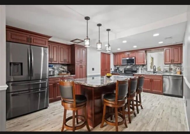 Building Photo - 3413 W Kirby St