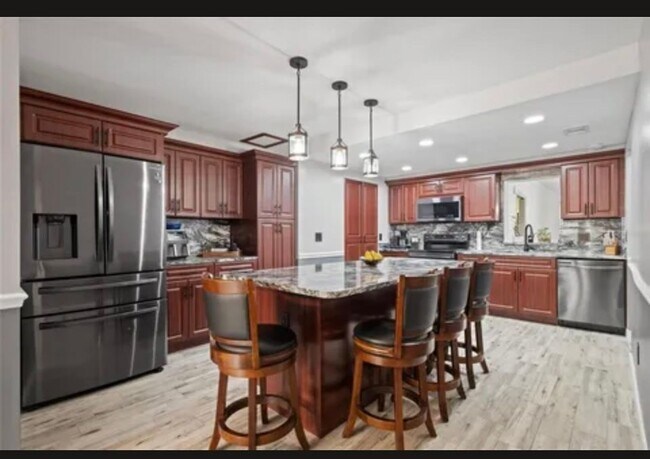 Foto del edificio - 3413 W Kirby St