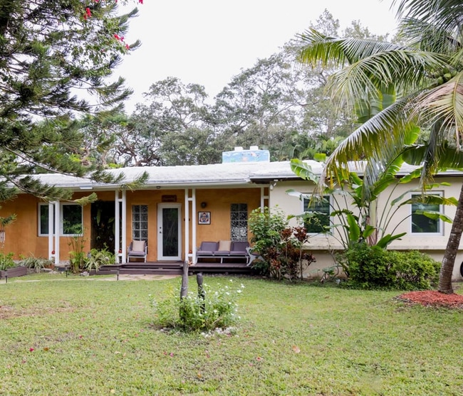 Building Photo - 750 NE 120th St