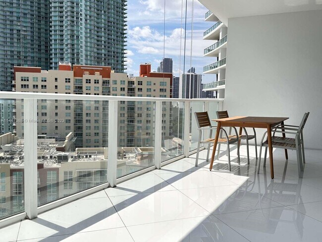 Foto del edificio - 2020 N Bayshore Dr