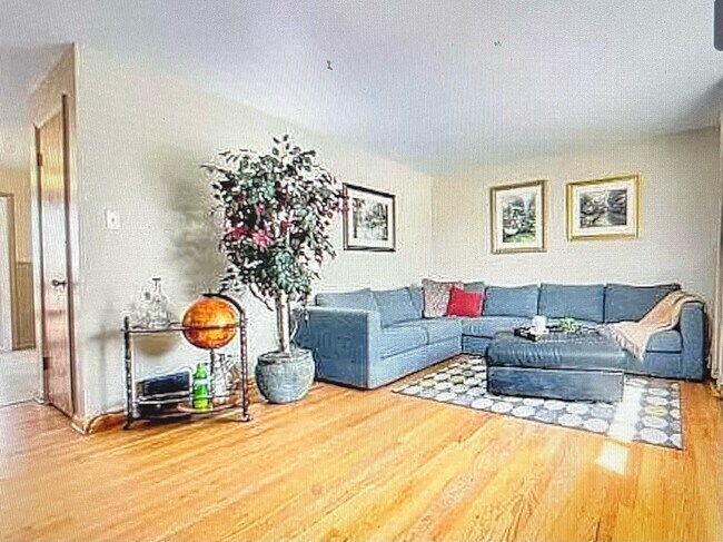 Living room - 6359 Yarrow St