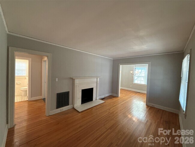 Foto del edificio - 1408 Ivey Dr