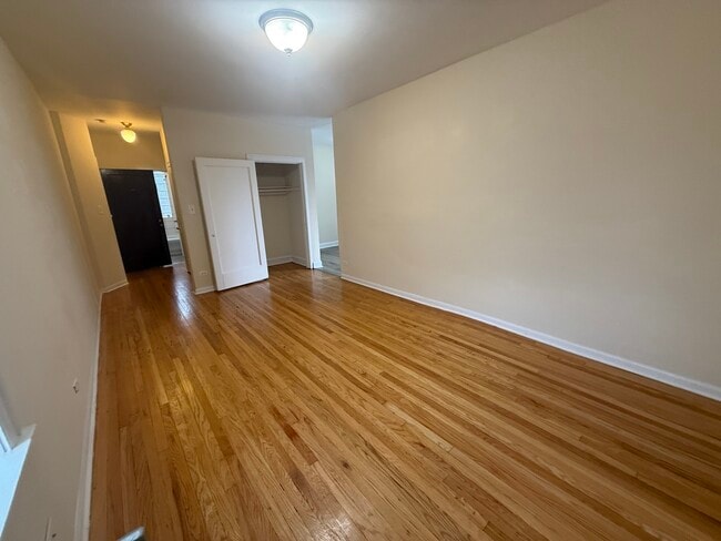 Building Photo - 2146 Gunderson Ave