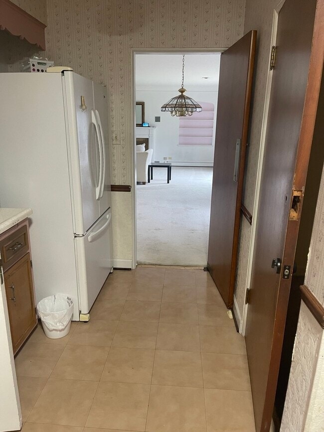 Building Photo - 12713 S 80th Ave