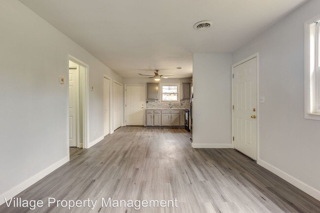 Building Photo - 3 br, 1.5 bath House - 104 Marshall Court
