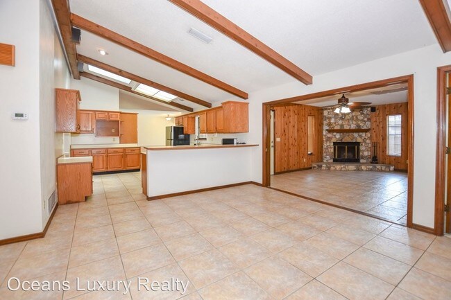 Building Photo - 3 br, 2.5 bath House - 47 Sycamore Circle