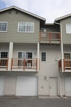 Building Photo - 1313 Denali St
