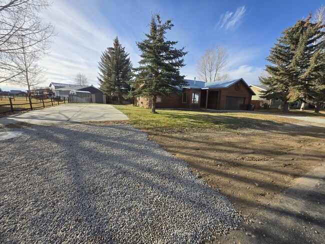 Building Photo - 426 Jade St