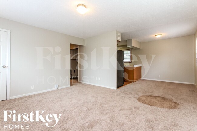 Building Photo - 1907 E Martin St