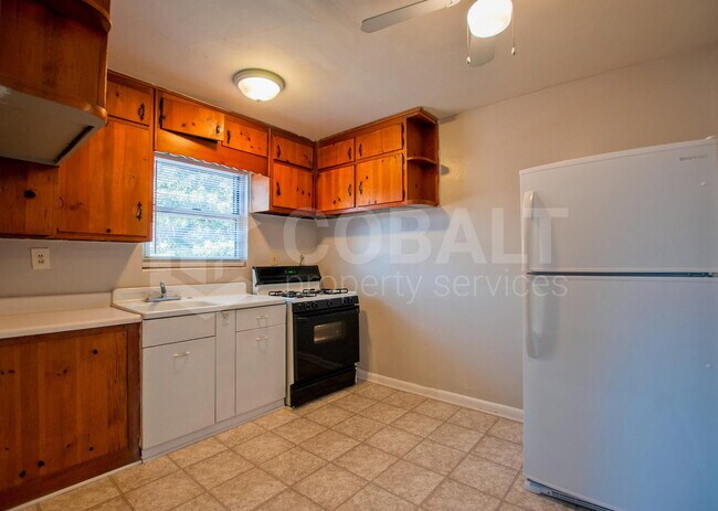 Foto del edificio - 954 St Charles Ave NE