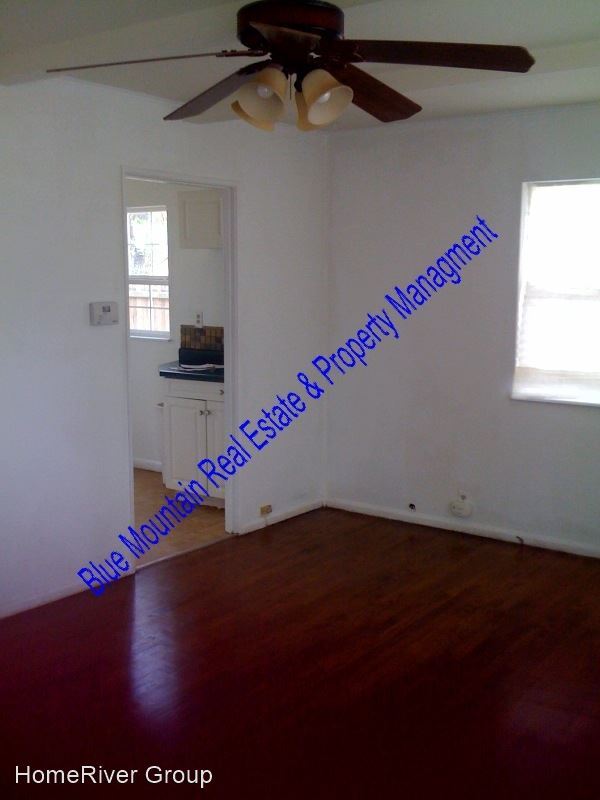 Building Photo - 3 br, 1 bath House - 515 E Cheyenne Road