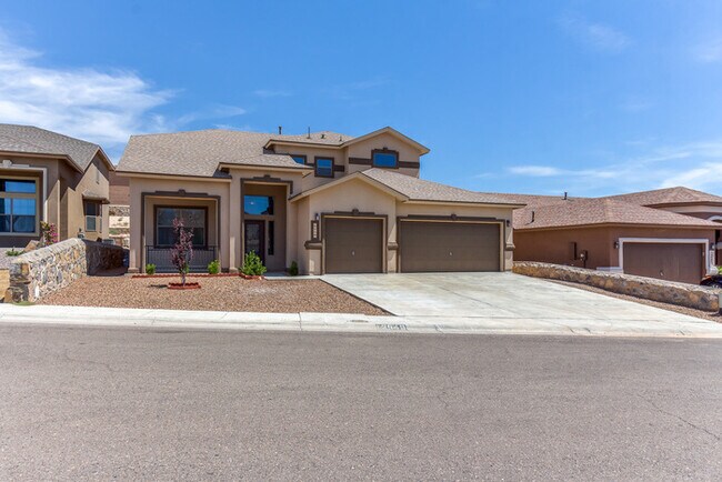 Building Photo - Beautiful 5 Bedroom Eastside Home with Ref...