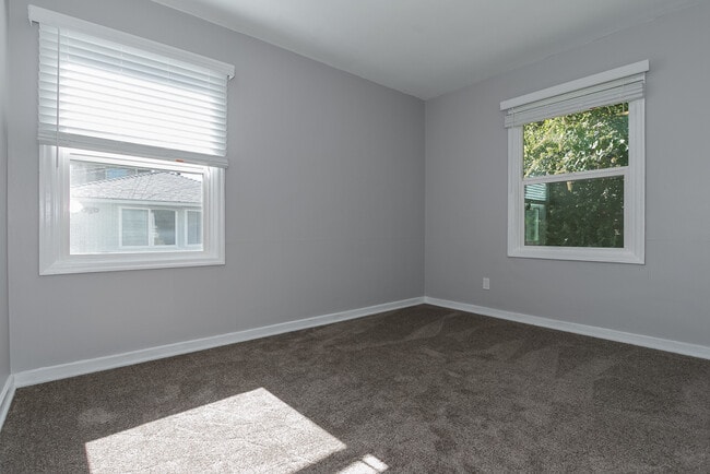 Building Photo - Updated 1-Bedroom, 1-Bath Duplex With Washer & Dryer!