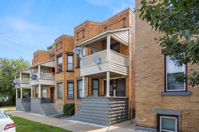 Building Photo - 1899 W 48th St