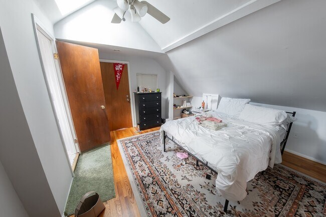 Foto del edificio - 1304 N Campbell Ave
