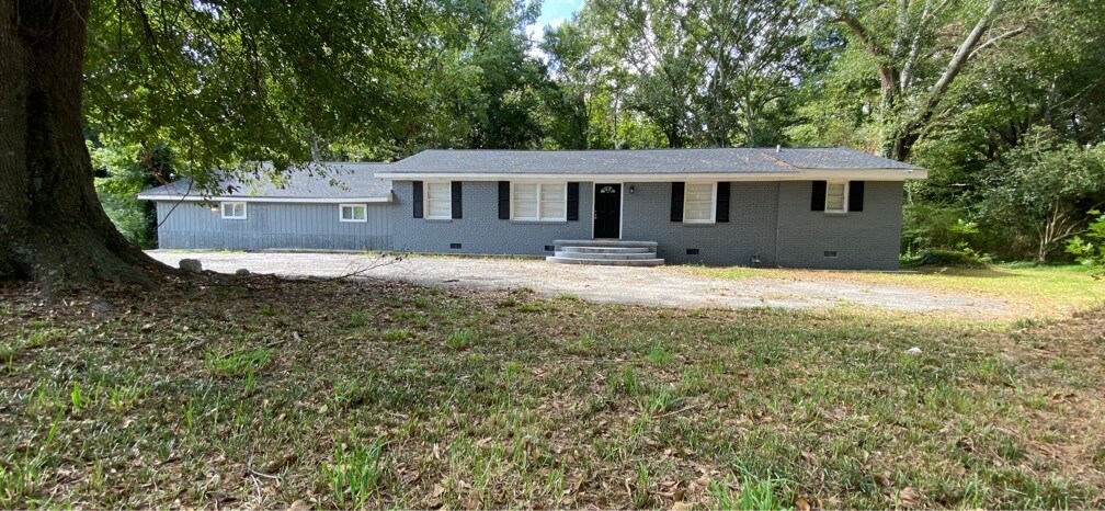 Foto principal - 1624 E Fayetteville Rd