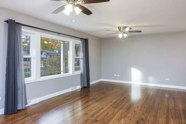 Building Photo - 444 Aspen Ct