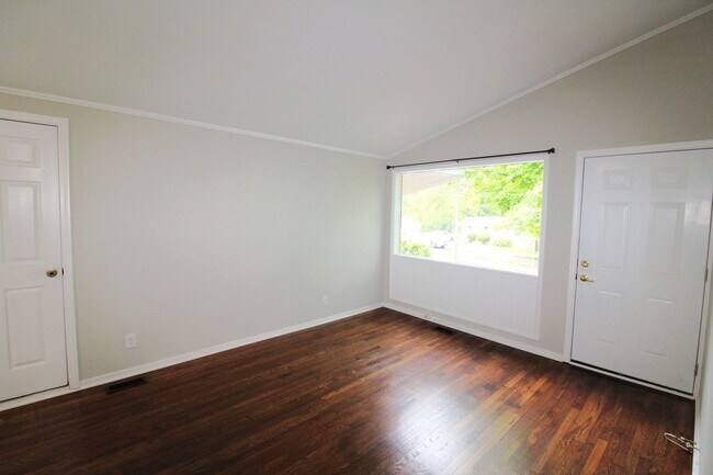 Foto del edificio - Fully Renovated 3-Bedroom Ranch in South C...