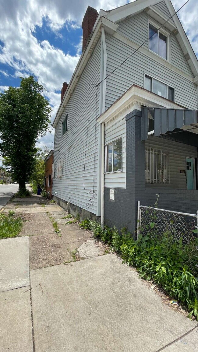Building Photo - Pittsburgh Section 8 Housing Available NOW