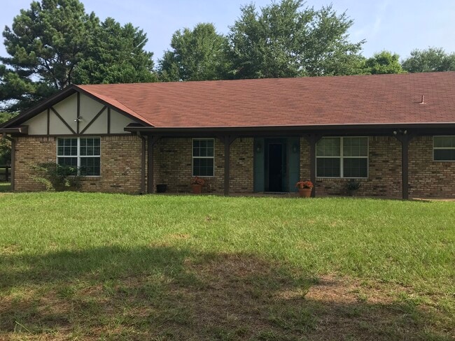 Building Photo - 1410 Jeff Davis Dr