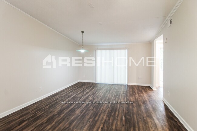 Foto del edificio - 3740 Radcliffe Blvd