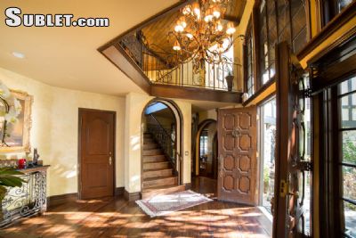 Building Photo - 10650 Oakdale Ave