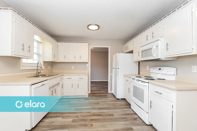 Building Photo - 2570 Elkmont Dr