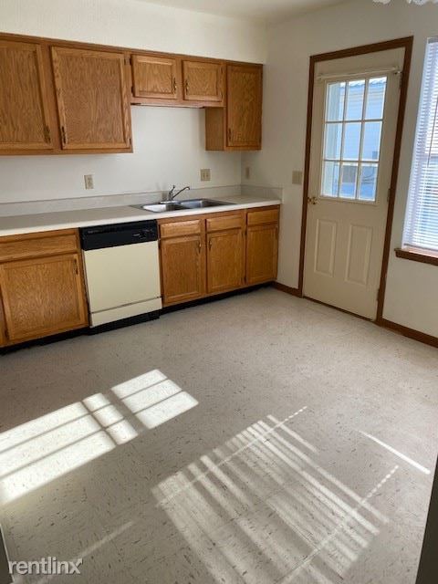 Building Photo - 2 br, 1 bath Duplex - 405 N State St  Villa