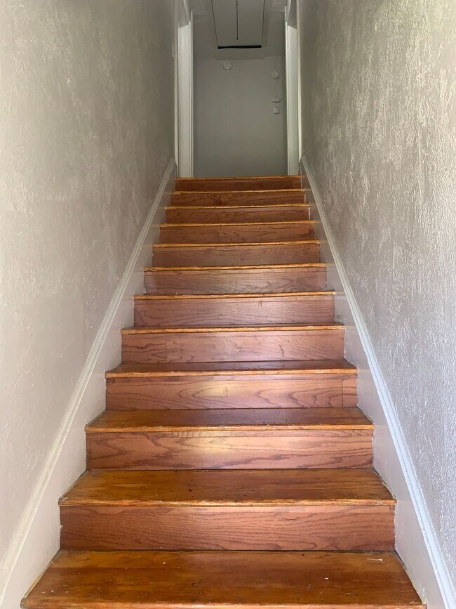 Building Photo - G2 DUPLEX