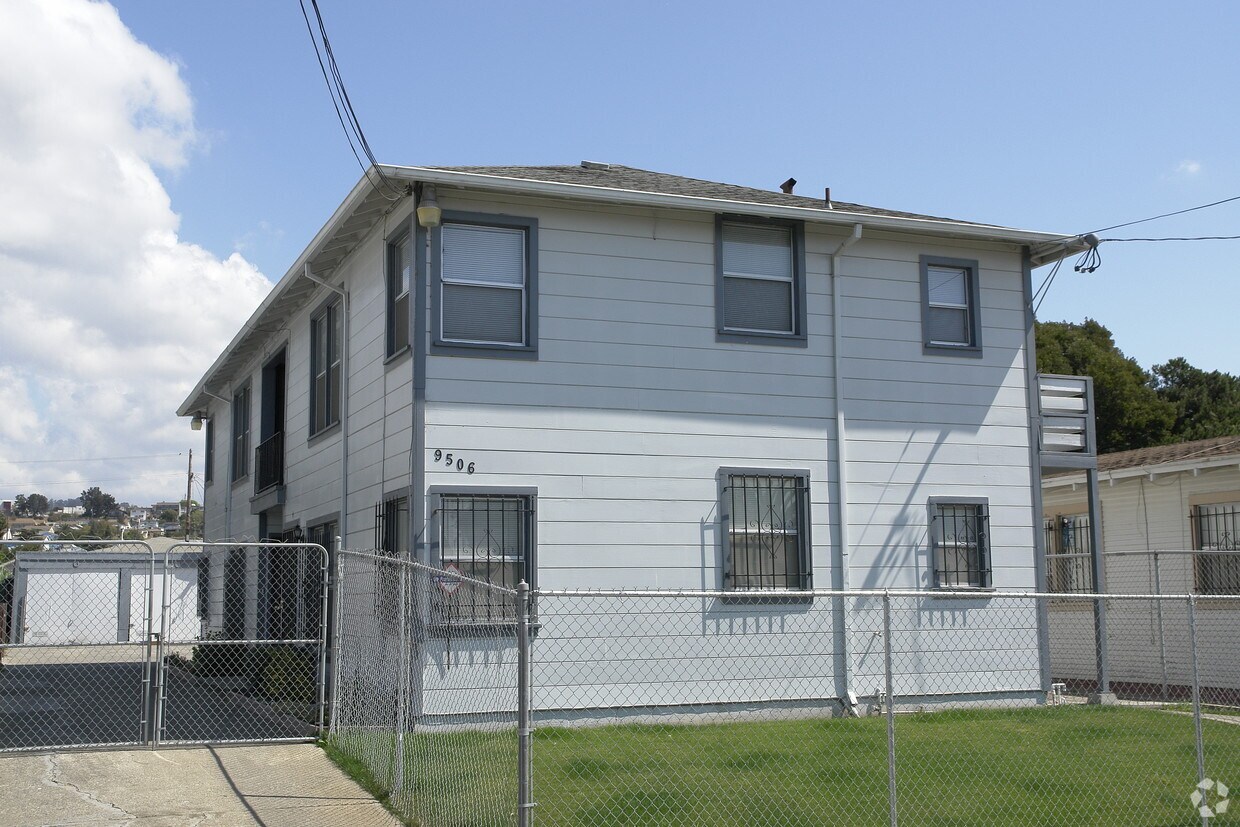 Foto del edificio - 9506 Olive St