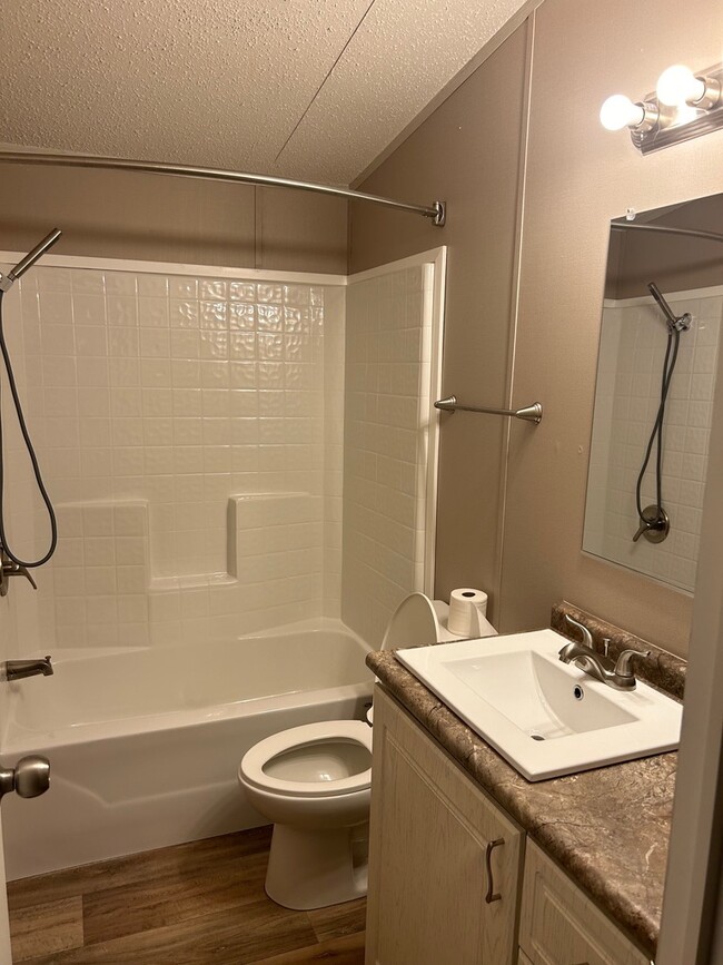 Building Photo - 206 Purple Star Ln