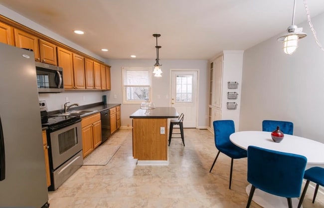 Photo - 3732 Falls Rd Townhome