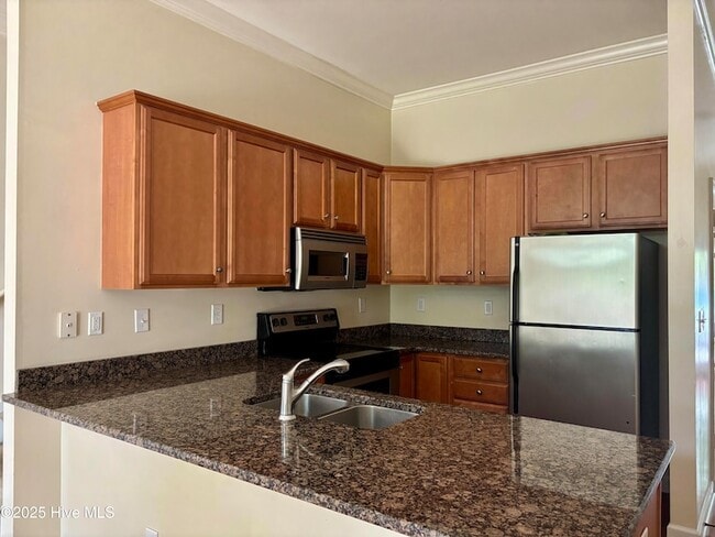Building Photo - 1617 Shoreline Pl