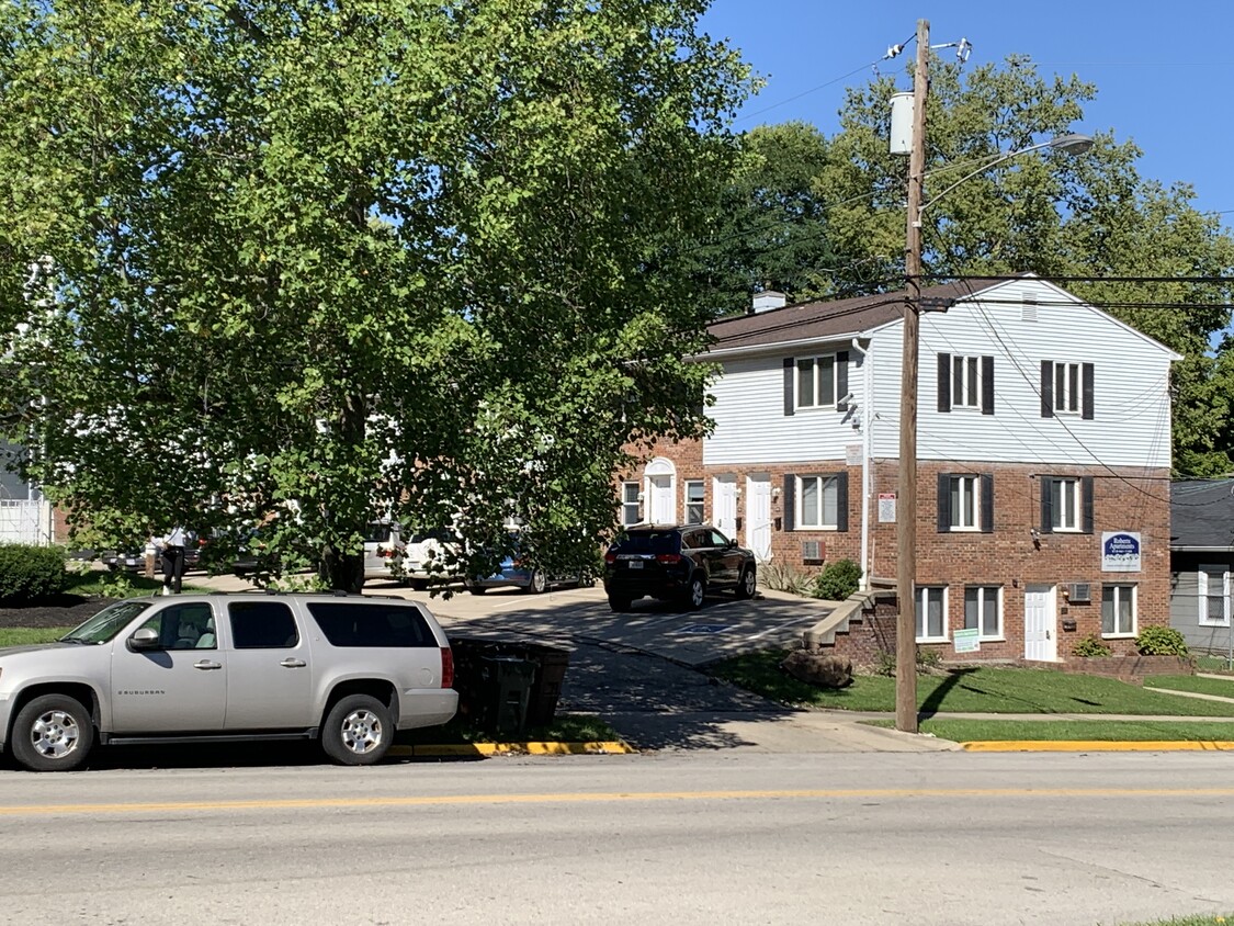 Primary Photo - Roberts Apartments